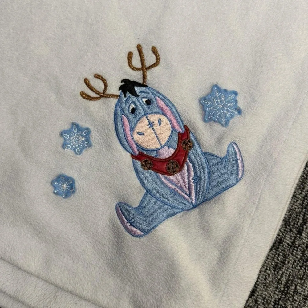 Disney Store‎ Eeyore Baby Blanket Winter Fleece Blue Snowflake 59x50